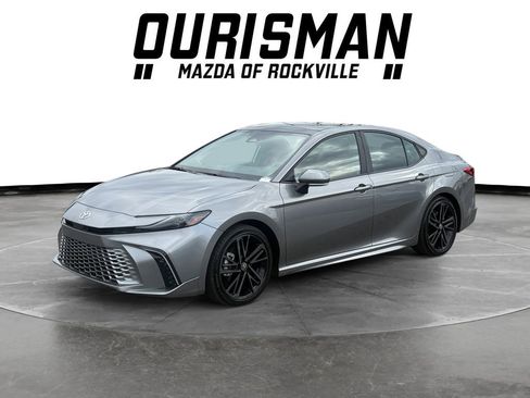 Used 2025 Toyota Camry XSE image 2