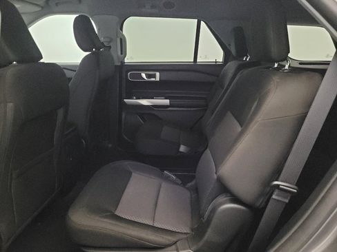 Used 2022 Ford Explorer XLT AWD/4WD image 18