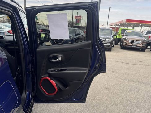 Used 2017 Jeep Renegade Trailhawk image 24