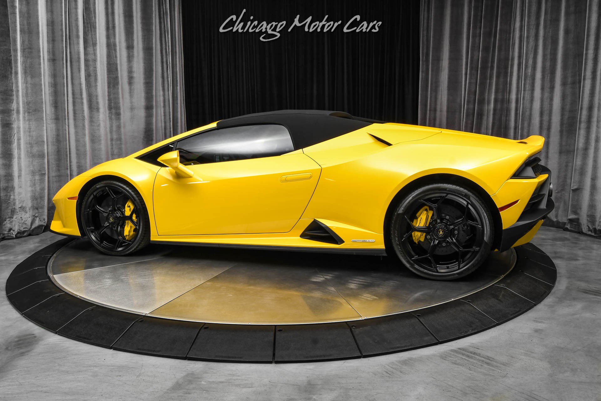 Used 2024 Lamborghini Huracan EVO AWD/4WD image 32