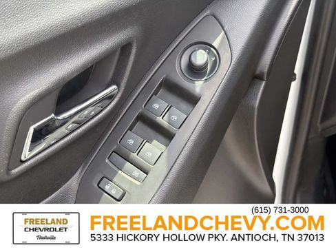 Used 2017 Chevrolet Trax LT w/ LT Convenience Package FWD image 22