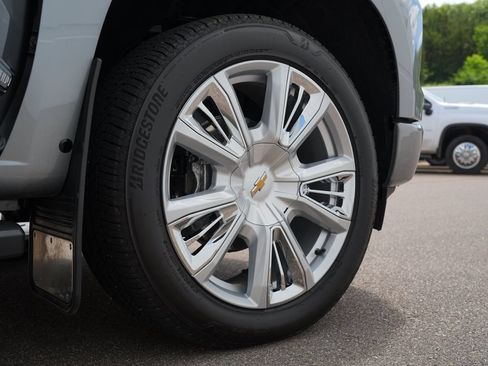 Certified 2025 Chevrolet Silverado 1500 High Country w/ High Country Premium Package AWD/4WD image 33