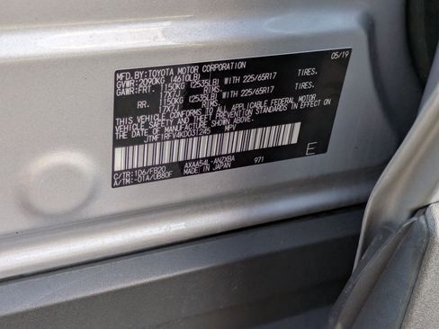 Used 2019 Toyota RAV4 LE image 35