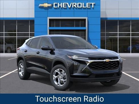 New 2026 Chevrolet Trax LS w/ LS Convenience Package FWD image 8