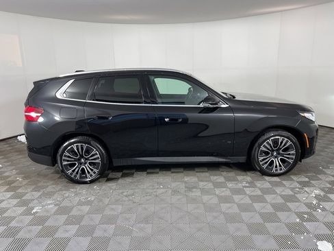 Used 2025 BMW X3 xDrive30i w/ Premium Package image 3