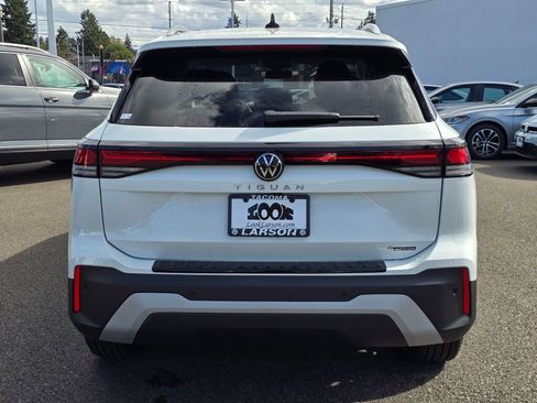 New 2025 Volkswagen Tiguan S image 5