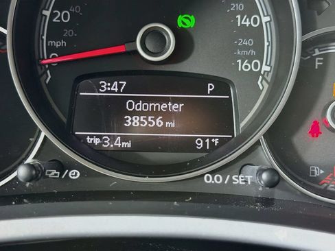 Used 2019 Volkswagen Beetle 2.0T S FWD image 12