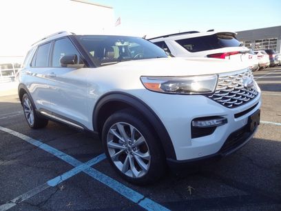 Certified 2022 Ford Explorer Platinum w/ Equipment Group 601A