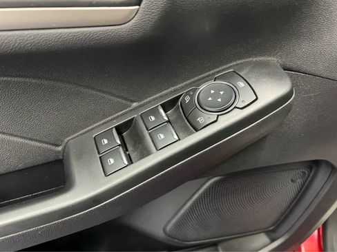 Used 2022 Ford Escape SEL image 18