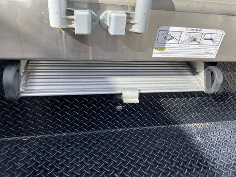 Used 2022 GMC Savana 3500 w/ Power Convenience Package image 6