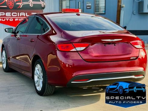 Used 2015 Chrysler 200 Limited w/ Convenience Group FWD image 4