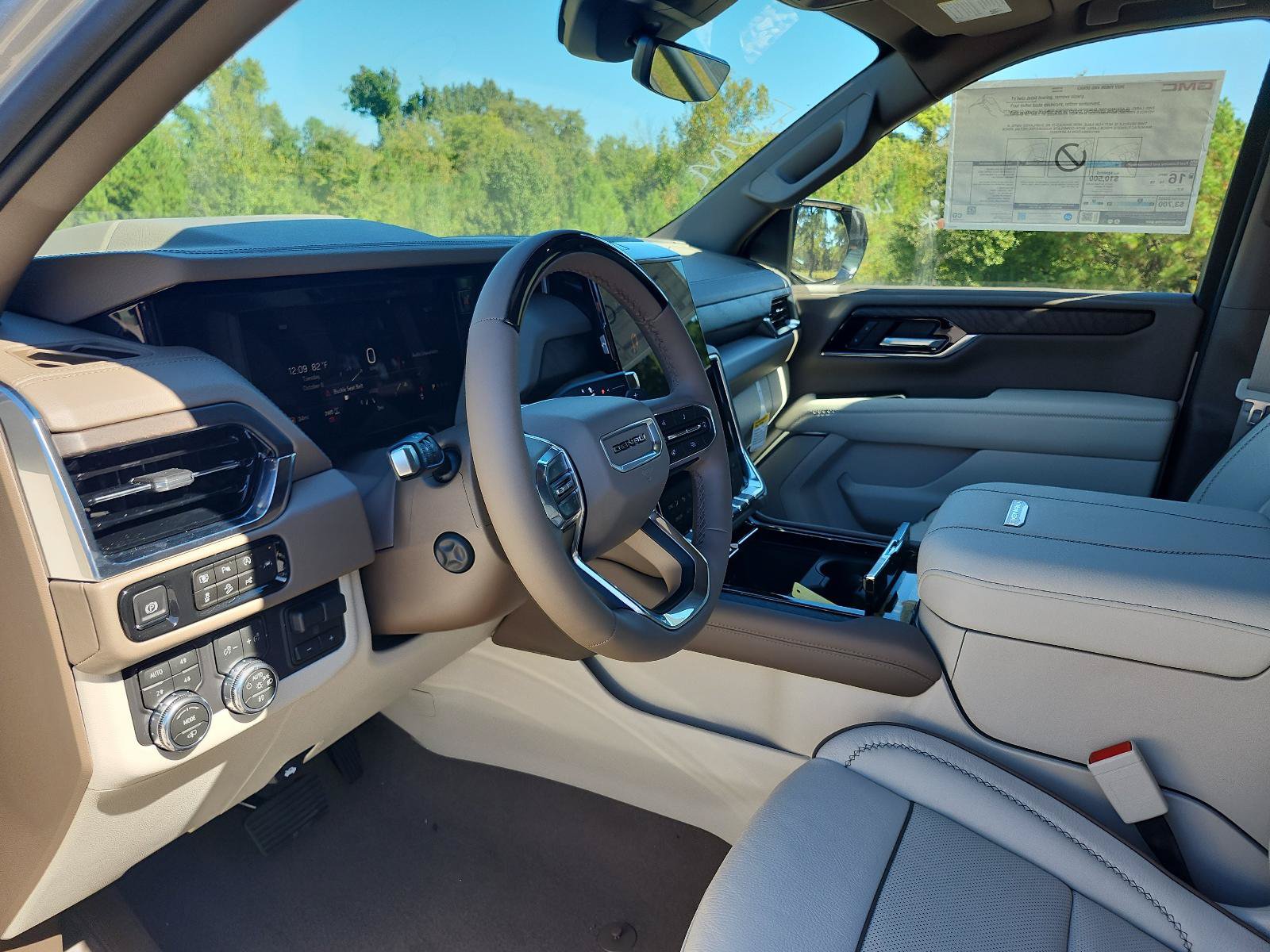 New 2027 GMC Yukon Denali w/ Denali Reserve Package AWD/4WD image 13