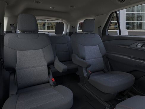 Used 2026 Ford Explorer Active AWD/4WD image 11