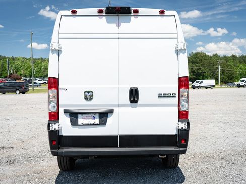 Used 2025 RAM ProMaster 2500 w/ Convenience Group FWD image 8