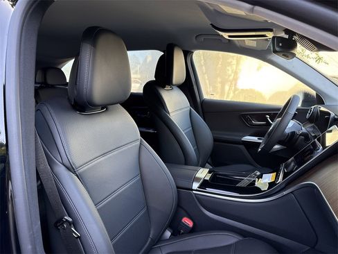 New 2025 Mercedes-Benz GLC 350e 4MATIC image 19