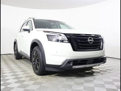 Used 2023 Nissan Pathfinder SL