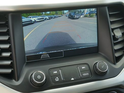 Used 2021 GMC Acadia SLE FWD image 20