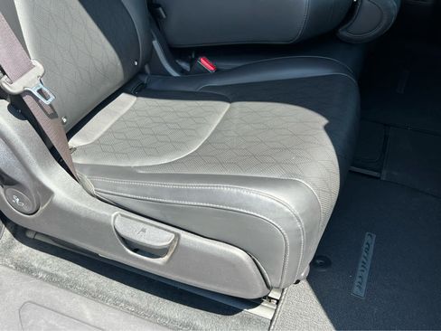 Used 2025 Kia Carnival SX FWD image 21