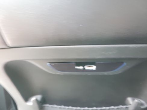 Used 2025 Chrysler Pacifica Select FWD image 12