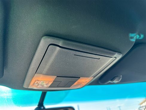 Used 2017 Ford Explorer XLT w/ Equipment Group 202A image 31