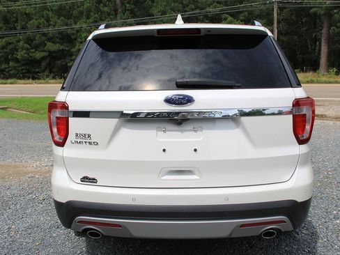 Used 2017 Ford Explorer Limited FWD image 7