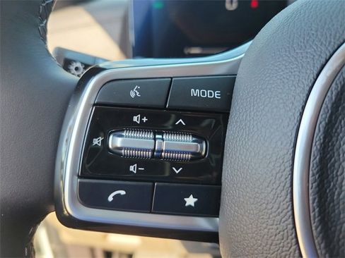 New 2026 Kia Carnival EX image 22