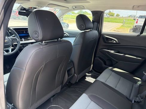 New 2026 Chevrolet Trax LT w/ Sunroof Package FWD image 13