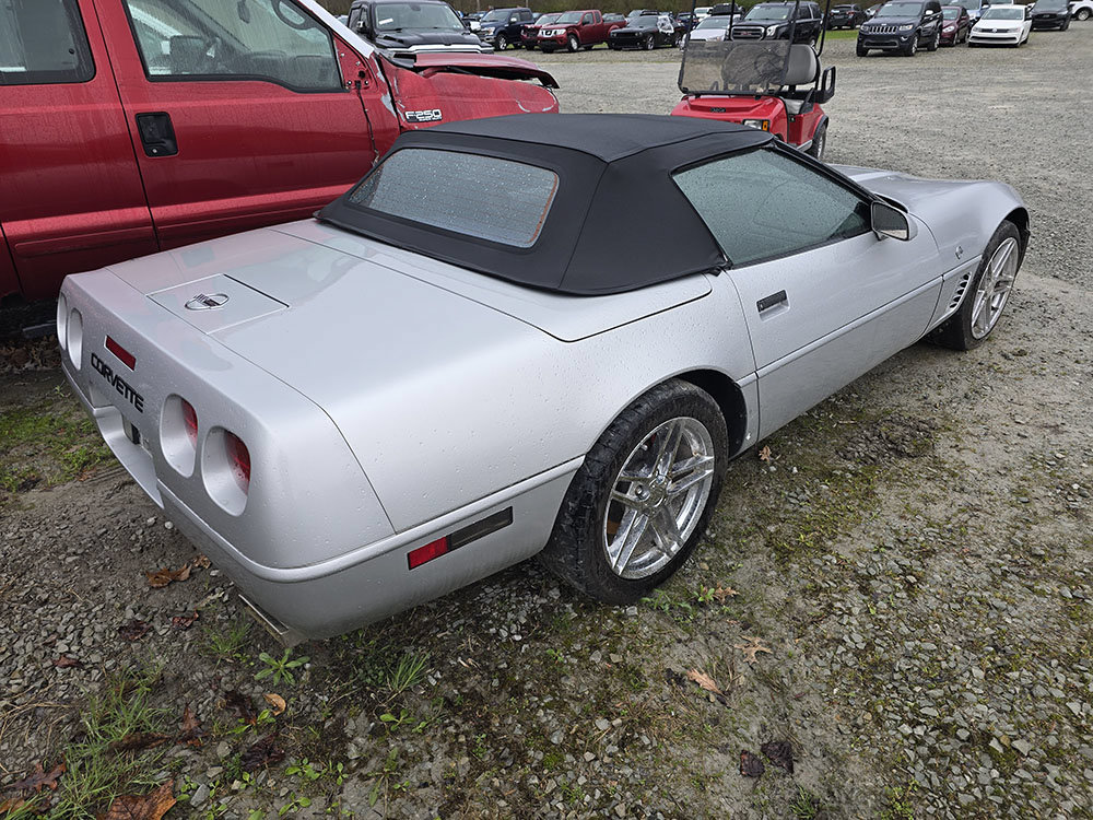 Used 1996 Chevrolet Corvette Convertible RWD image 3
