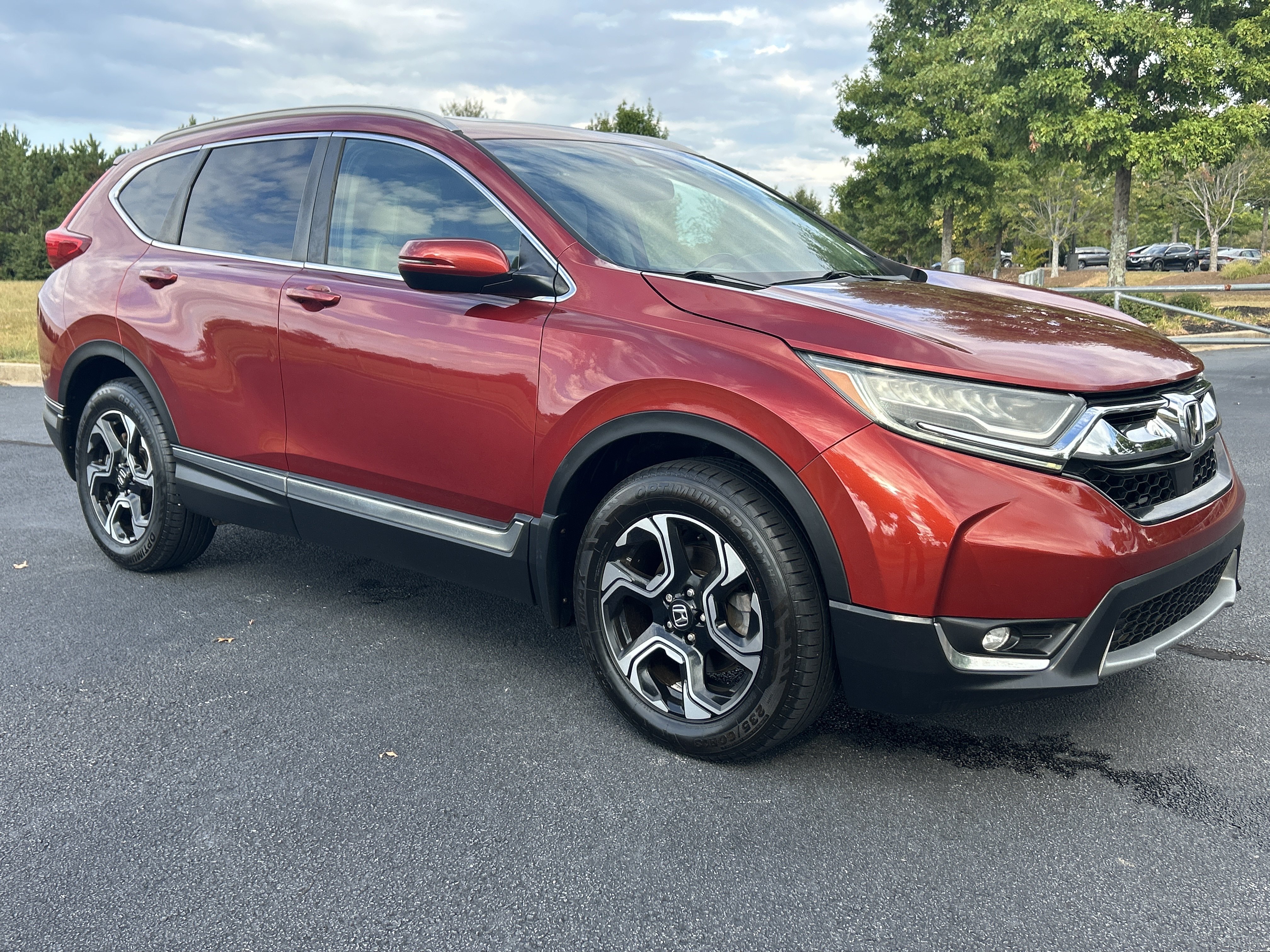 Used 2018 Honda CR-V Touring image 2