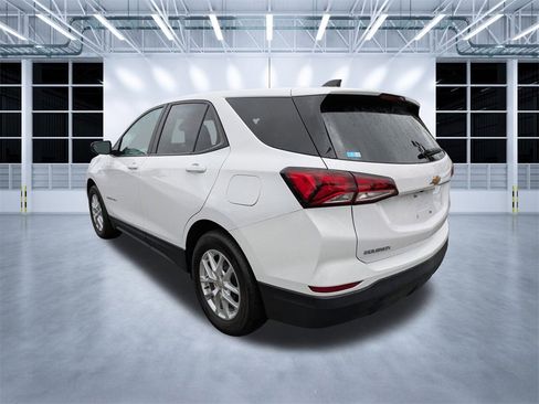 Used 2023 Chevrolet Equinox LS w/ LS Convenience Package image 7