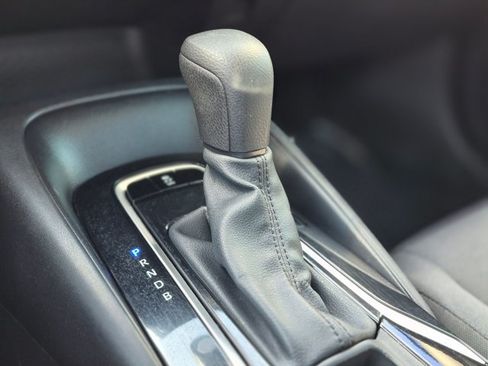 Used 2021 Toyota Corolla LE FWD image 13
