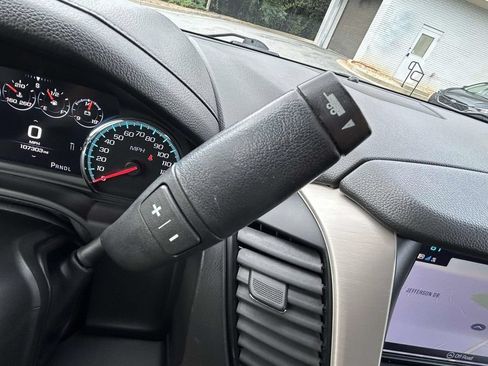 Used 2020 GMC Yukon Denali w/ Denali Premium Package RWD image 25