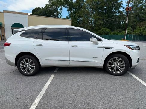 Used 2019 Buick Enclave Avenir w/ Avenir Technology Package FWD image 3