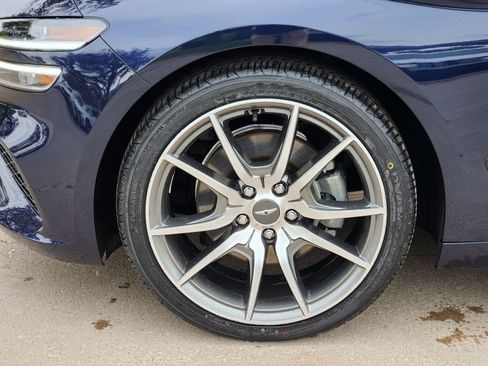 Used 2023 Genesis G70 2.0T image 10