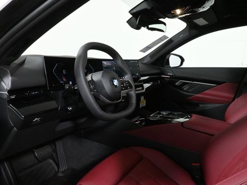 Used 2026 BMW 530i xDrive w/ Premium Package image 15