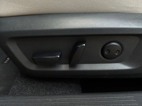 Used 2025 Nissan Rogue SV FWD image 11