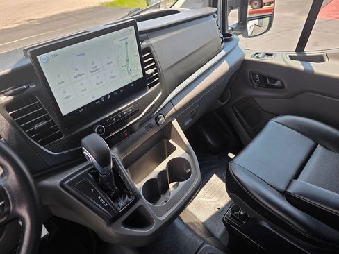 Used 2023 Ford Transit 250 Medium Roof RWD image 20