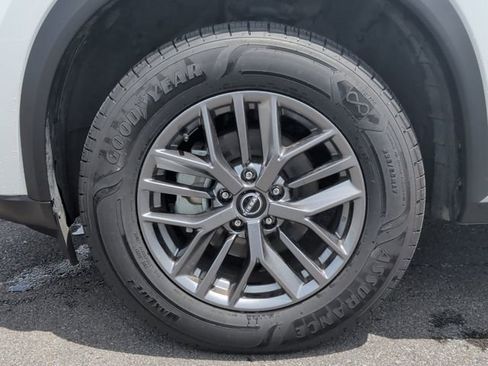 Used 2023 Nissan Rogue S AWD/4WD image 9