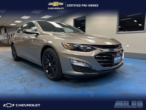 Certified 2025 Chevrolet Malibu LT image 1