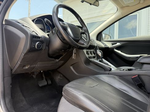 Used 2013 Ford Focus SE FWD image 15