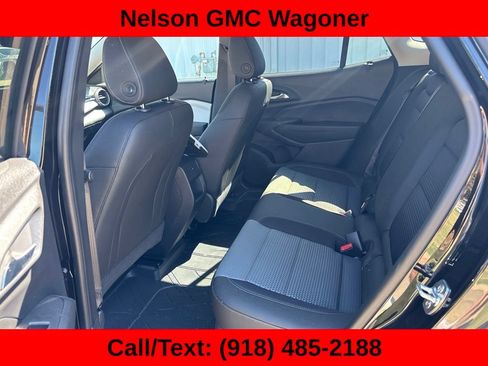 Used 2026 Chevrolet Trax LT w/ LT Convenience Package FWD image 10
