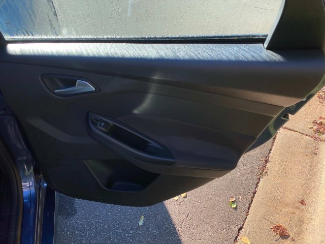Used 2018 Ford Focus ST FWD image 35