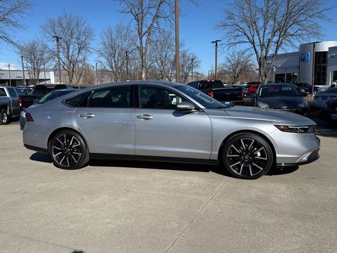 Certified 2025 Honda Accord Touring image 5