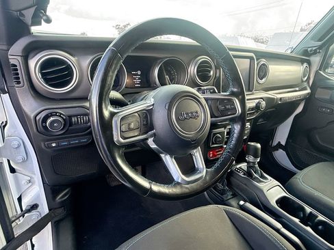 Used 2021 Jeep Wrangler Unlimited Rubicon 4xe w/ Cold Weather Group AWD/4WD image 12