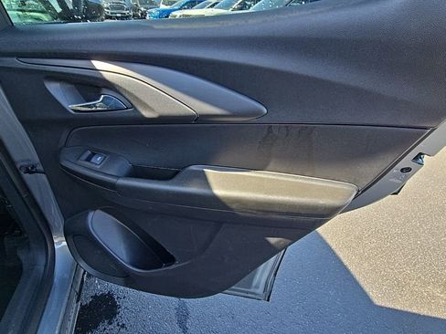 Used 2025 Chevrolet TrailBlazer LT AWD/4WD image 37