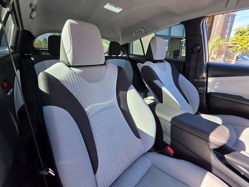 Used 2017 Toyota Prius Two image 17