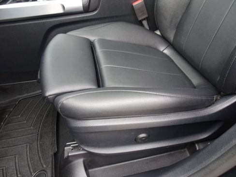 Used 2020 Mercedes-Benz GLB 250 4MATIC image 9