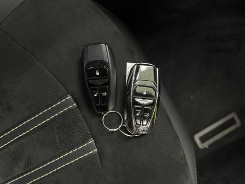 Used 2022 Aston Martin V8 Vantage image 30