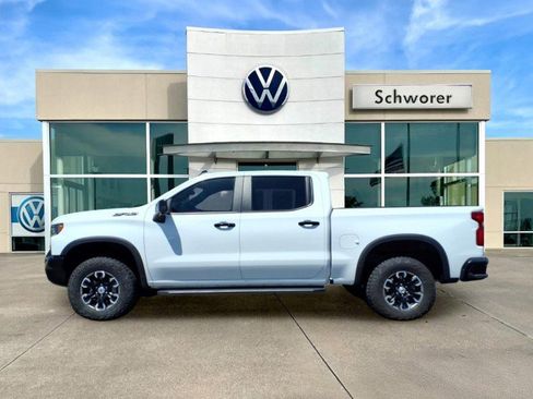Used 2024 Chevrolet Silverado 1500 ZR2 w/ Technology Package AWD/4WD image 1