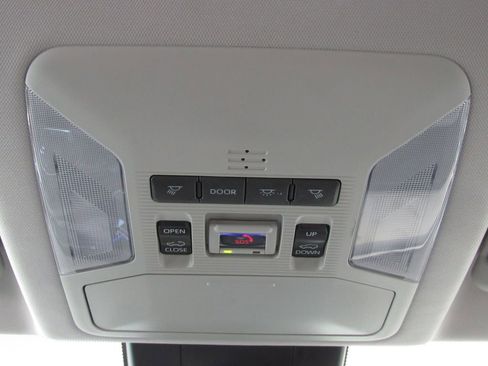 Used 2025 Toyota RAV4 XLE Premium image 27